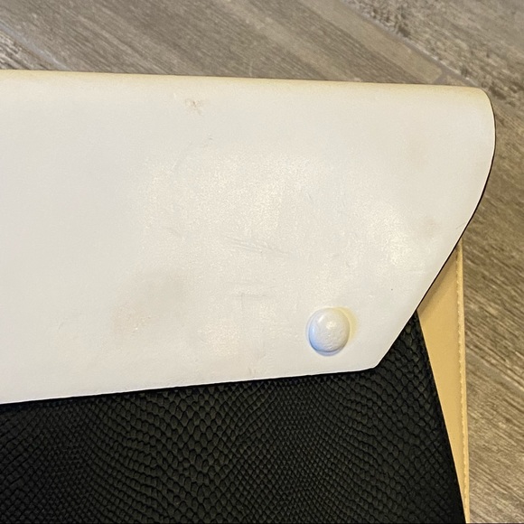 BCBGeneration clutch - Picture 6 of 6